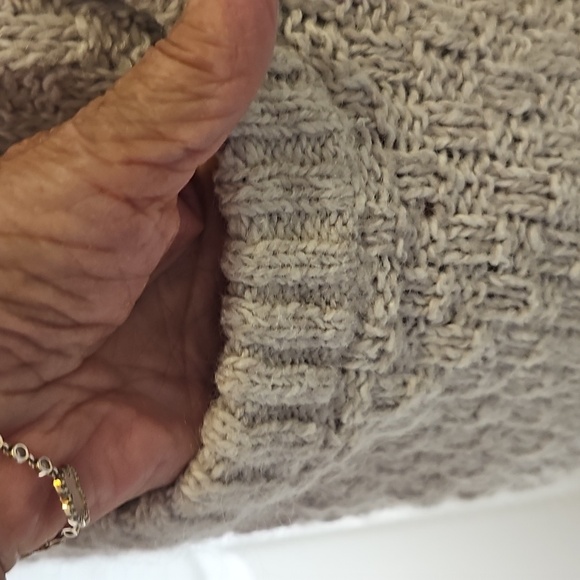 Cozy Women's Cardigan Open  Collar Sweater - Cream. Size med.cotton/,mohair - Picture 3 of 9